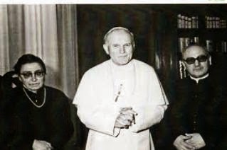 Maria Teresa Carloni and pope John Paul II